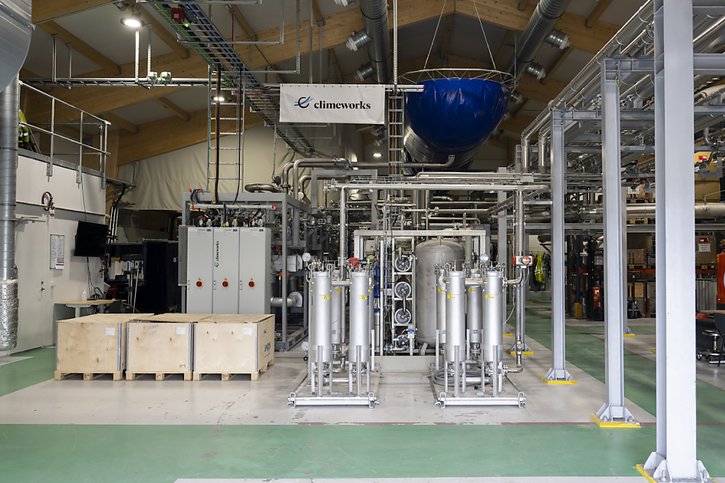La première usine de Climeworks en Islande, baptisée Orca. La seconde usine dévoilée mercredi, Mammoth, permettra de capter bien plus de CO2 (archives). © KEYSTONE/ANTHONY ANEX