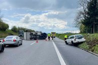 Fermeture de l’A12: Une camionnette de livraison s’est renversée entre Vaulruz et Châtel-St-Denis